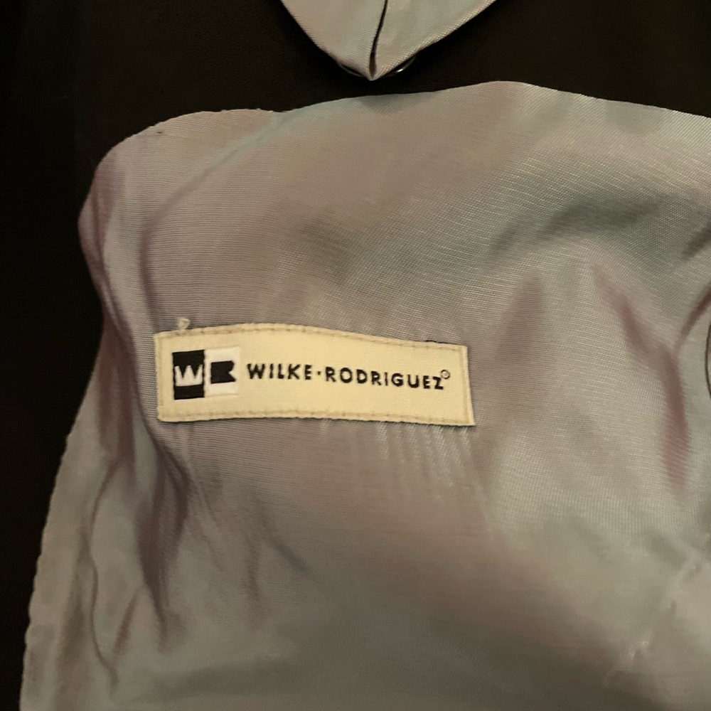 3 Button suit! - Picture 3 of 5